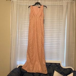 Lauren Ralph Lauren, size 4, light pink lace gown. Never been worn.